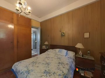 PH 4 ambientes al frente con garage, patio y terraza en Villa Urquiza. Sin expensas-Unico en su zona