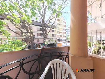 PH 4 ambientes al frente con garage, patio y terraza en Villa Urquiza. Sin expensas-Unico en su zona