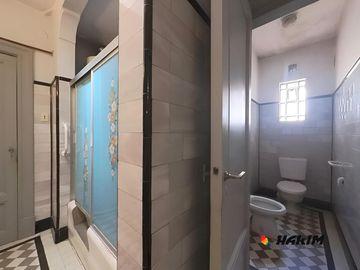 PH 4 ambientes al frente con garage, patio y terraza en Villa Urquiza. Sin expensas-Unico en su zona
