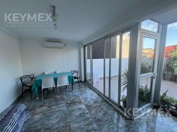 PH 4 AMB. EN 3 PLANTAS, TERRAZA CON PARRILLA, RECICLADO A NUEVO.