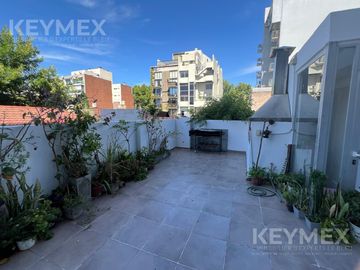 PH 4 AMB. EN 3 PLANTAS, TERRAZA CON PARRILLA, RECICLADO A NUEVO.