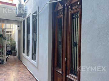 PH 4 AMB. EN 3 PLANTAS, TERRAZA CON PARRILLA, RECICLADO A NUEVO.