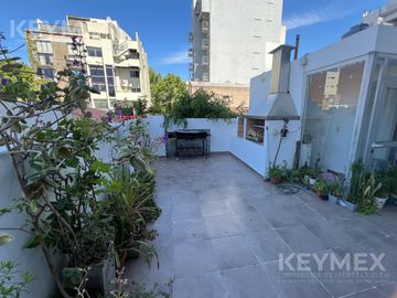 PH 4 AMB. EN 3 PLANTAS, TERRAZA CON PARRILLA, RECICLADO A NUEVO.