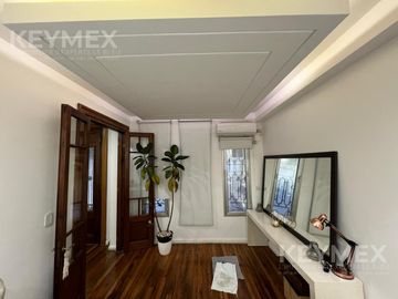 PH 4 AMB. EN 3 PLANTAS, TERRAZA CON PARRILLA, RECICLADO A NUEVO.