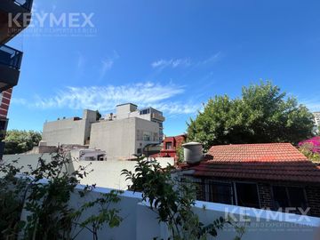 PH 4 AMB. EN 3 PLANTAS, TERRAZA CON PARRILLA, RECICLADO A NUEVO.