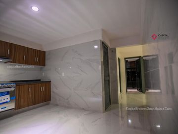 Casa en VENTA Remodelada a 7 min de Plaza Patria, Lomas de Atemajac