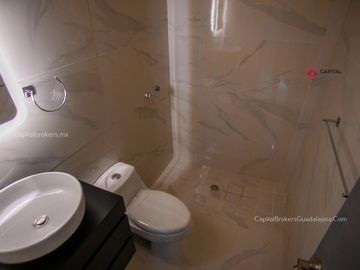 Casa en VENTA Remodelada a 7 min de Plaza Patria, Lomas de Atemajac