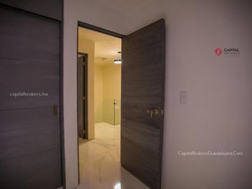 Casa en VENTA Remodelada a 7 min de Plaza Patria, Lomas de Atemajac