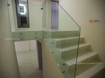 Casa en VENTA Remodelada a 7 min de Plaza Patria, Lomas de Atemajac