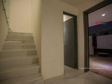 Casa en VENTA Remodelada a 7 min de Plaza Patria, Lomas de Atemajac