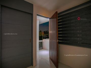 Casa en VENTA Remodelada a 7 min de Plaza Patria, Lomas de Atemajac