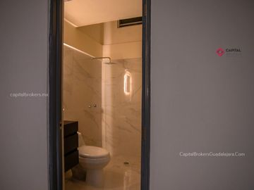 Casa en VENTA Remodelada a 7 min de Plaza Patria, Lomas de Atemajac