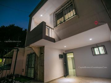 Casa en VENTA Remodelada a 7 min de Plaza Patria, Lomas de Atemajac