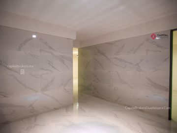 Casa en VENTA Remodelada a 7 min de Plaza Patria, Lomas de Atemajac