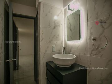 Casa en VENTA Remodelada a 7 min de Plaza Patria, Lomas de Atemajac
