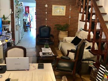 Duplex con parque y cochera en venta- Ituzaingó Norte