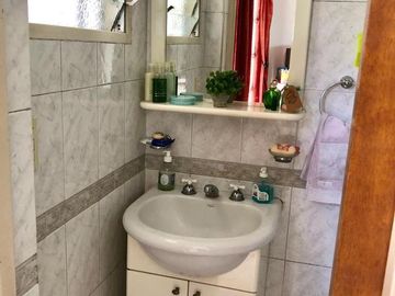 Duplex con parque y cochera en venta- Ituzaingó Norte