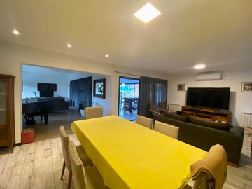4 Dormitorios - 1 Planta - Calef.Centr - 450Mts2 Cubiertos