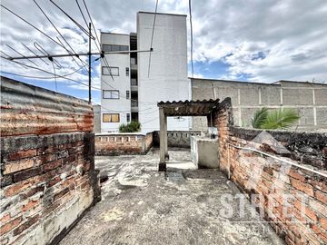CASA EN VENTA EN CIUDAD JARDN POR EL HOTEL SAN MARTN