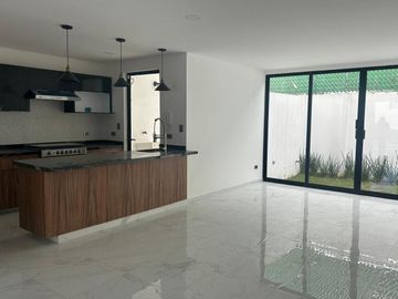 VENTA DE CASA EN LA ANTIGUA CEMENTERA, EN PUEBLA, TRES RECAMARAS