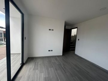 VENTA DE CASA EN LA ANTIGUA CEMENTERA, EN PUEBLA, TRES RECAMARAS