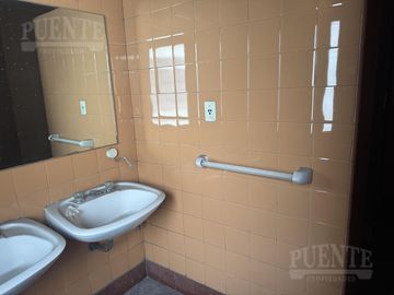 Edificio Comercial en Valentin Alsina