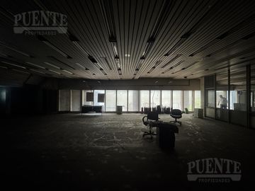 Edificio Comercial en Valentin Alsina