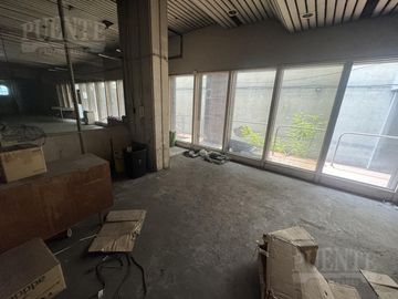 Edificio Comercial en Valentin Alsina