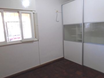 VENTA CASA 4 AMBIENTES EN OLIVOS