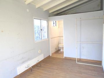 VENTA CASA 4 AMBIENTES EN OLIVOS
