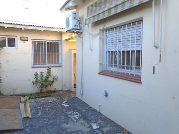 VENTA CASA 4 AMBIENTES EN OLIVOS