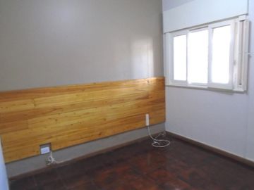 VENTA CASA 4 AMBIENTES EN OLIVOS