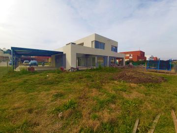 Casa en venta en Pilar del Este - Casas del Este
