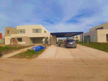 Casa en venta en Pilar del Este - Casas del Este