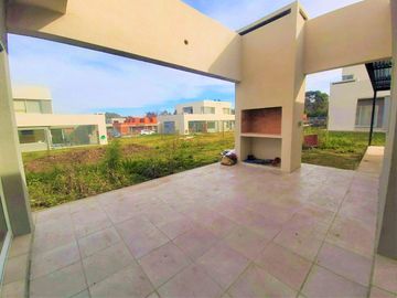 Casa en venta en Pilar del Este - Casas del Este