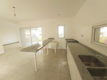 Casa en venta en Pilar del Este - Casas del Este