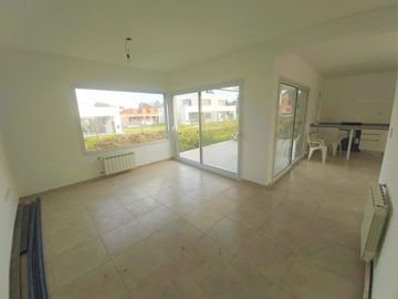Casa en venta en Pilar del Este - Casas del Este