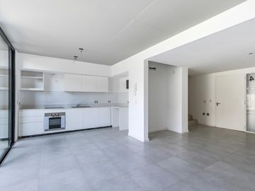 Venta  Departamento 3 ambientes con Jardín en Nuevo Beccar Central