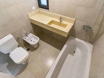 Venta  Departamento 3 ambientes con Jardín en Nuevo Beccar Central