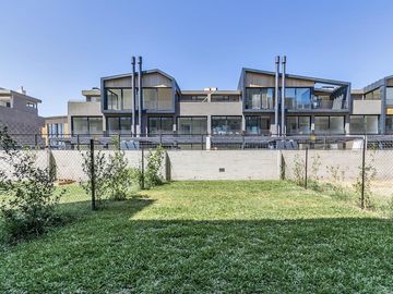Venta  Departamento 3 ambientes con Jardín en Nuevo Beccar Central
