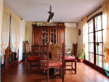 Casa en Venta Castelar Norte Apto crédito 4 ambientes con parque