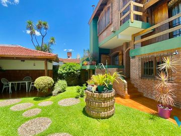 Casa en Venta Castelar Norte Apto crédito 4 ambientes con parque