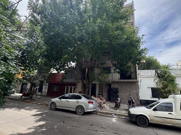 Departamento de 1 dormitorio con patio en venta,  La Plata
