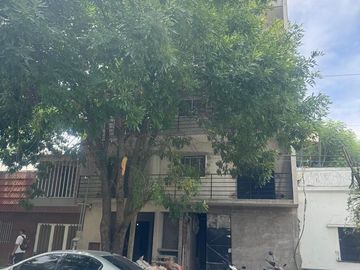 Departamento de 1 dormitorio con patio en venta,  La Plata