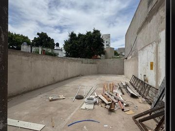 Departamento de 1 dormitorio con patio en venta,  La Plata