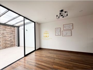 SE VENDE Y ARRIENDA ESPECTACULAR CASA EN CHIA VEREDA TIQUIZA