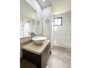SE VENDE Y ARRIENDA ESPECTACULAR CASA EN CHIA VEREDA TIQUIZA