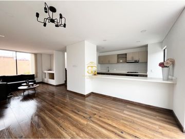 SE VENDE Y ARRIENDA ESPECTACULAR CASA EN CHIA VEREDA TIQUIZA