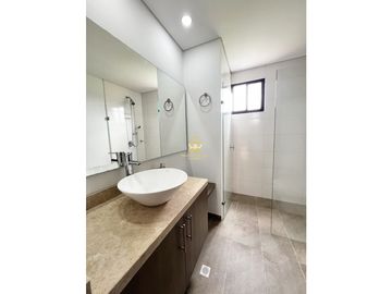 SE VENDE Y ARRIENDA ESPECTACULAR CASA EN CHIA VEREDA TIQUIZA