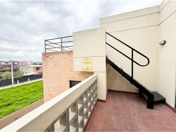 SE VENDE Y ARRIENDA ESPECTACULAR CASA EN CHIA VEREDA TIQUIZA